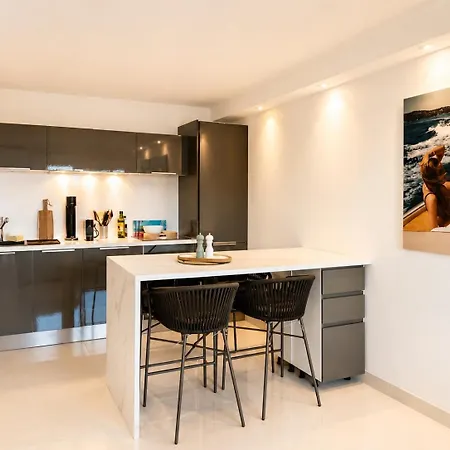 Cap Neree - French Riviera Seafront Apartment