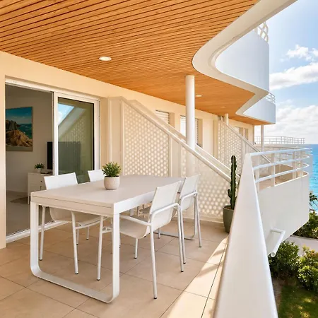 Cap Neree - French Riviera Seafront Apartment Saint-Raphael (Var)